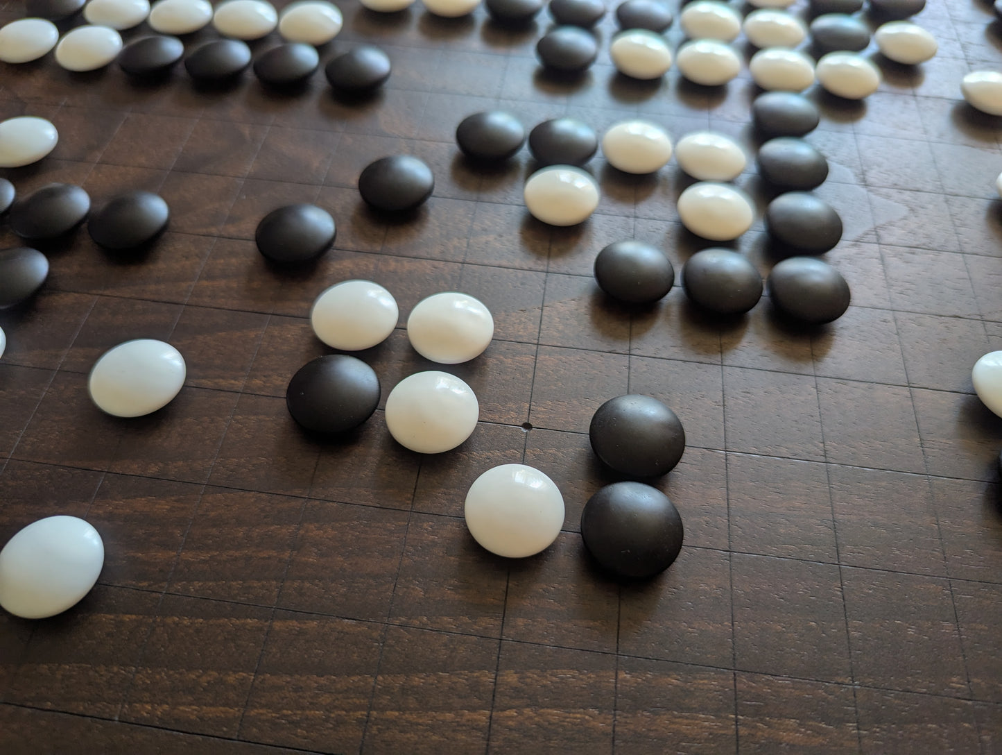 Foldable 19x19 solid walnut Goban. Handmade game Go board. Traditional Japanese games.