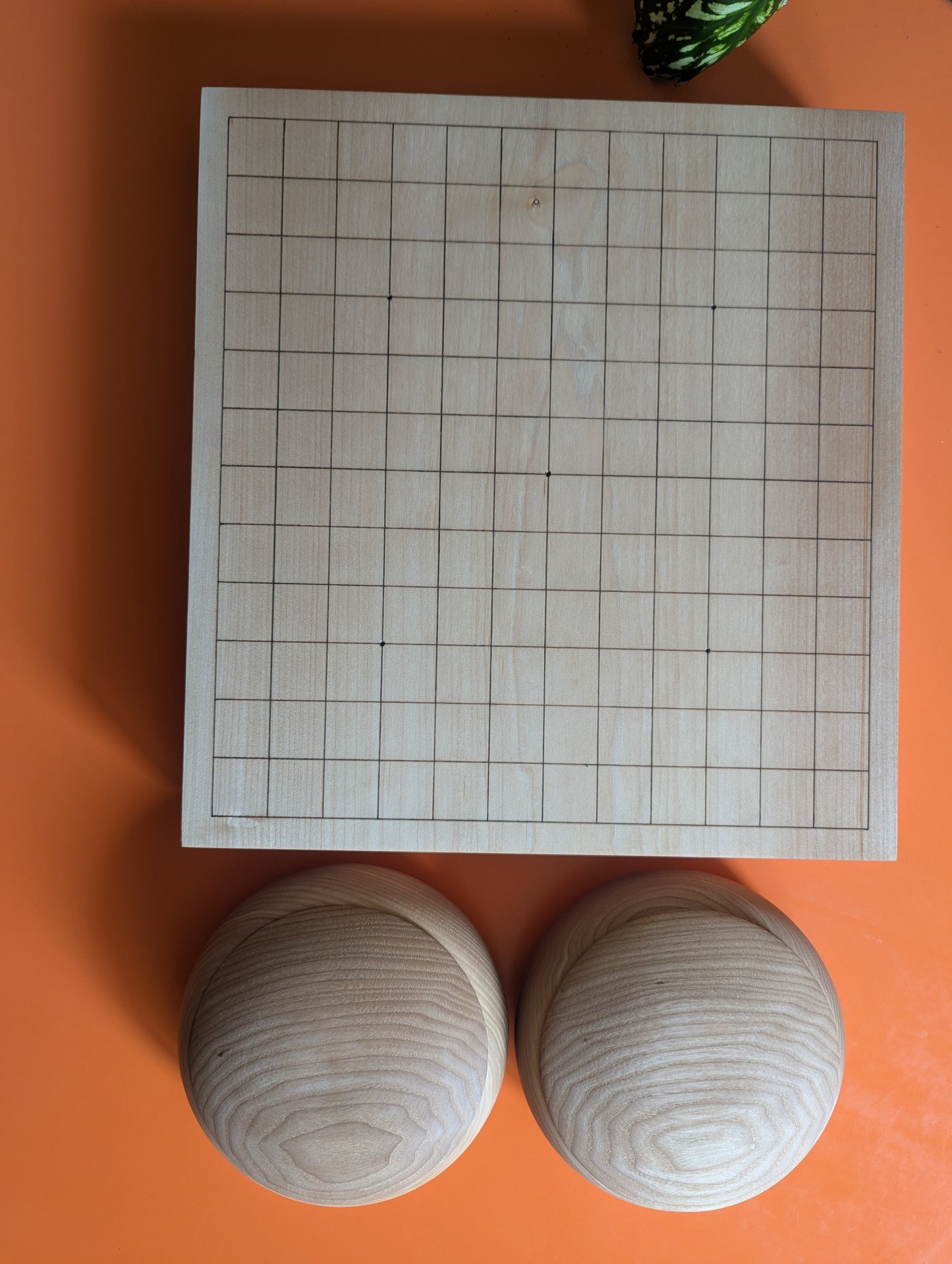 13x13 solid maple wood game Go board. Medium Goban