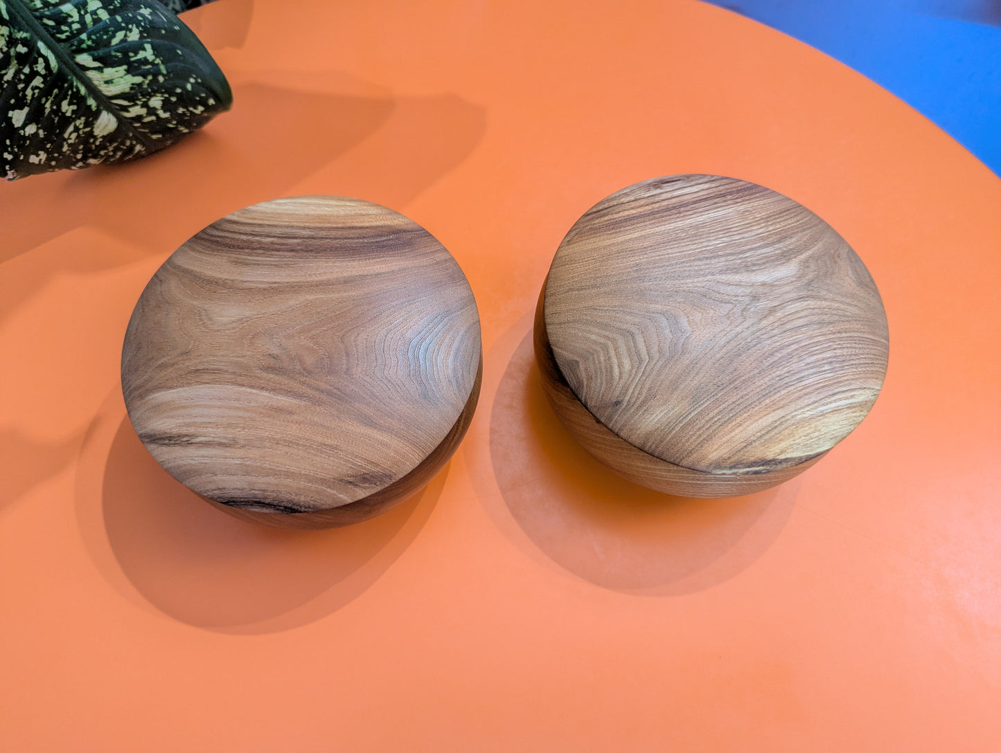 Double-sided 19x19 & 13x13 solid walnut game Go set