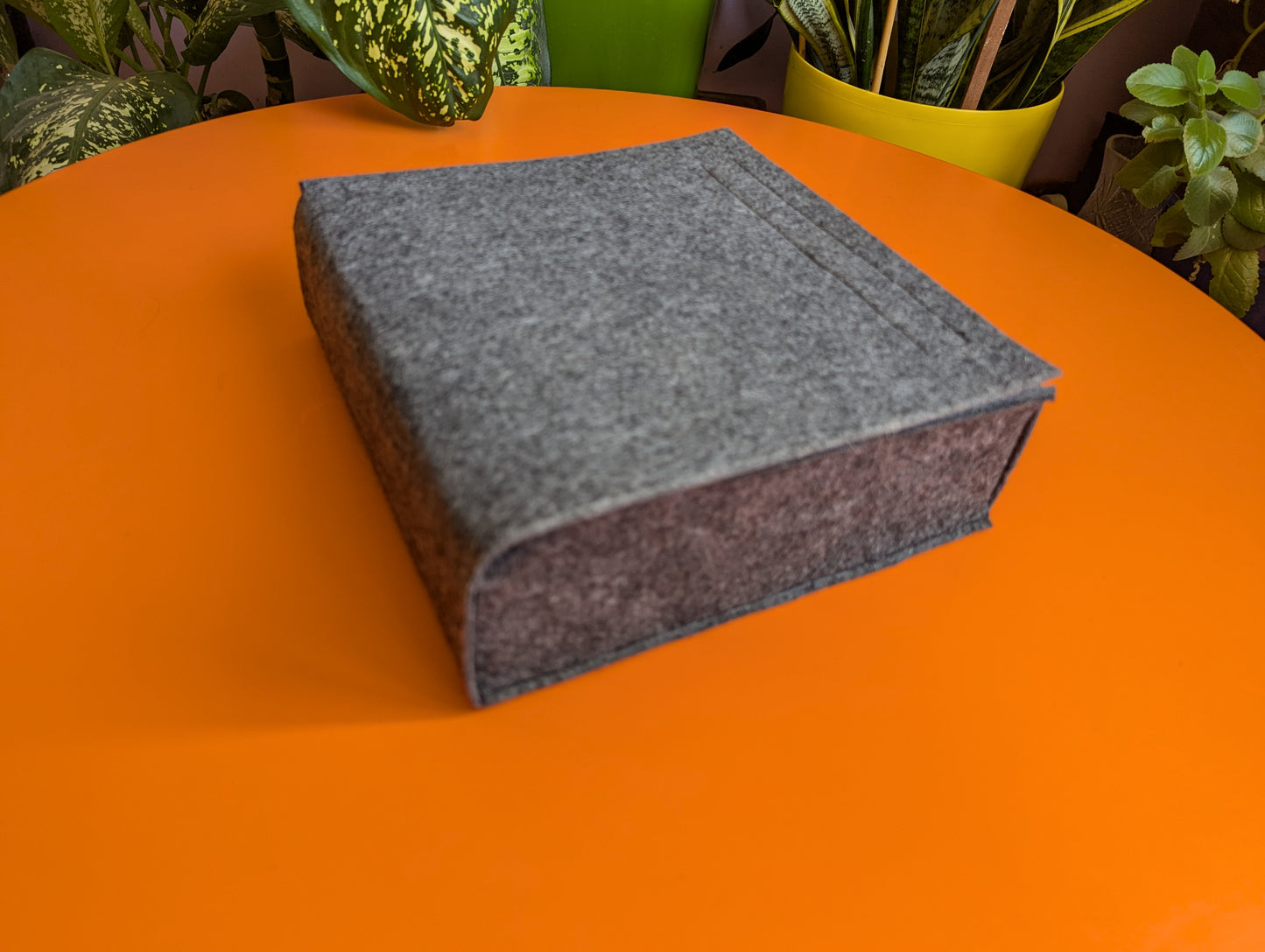 18" Foldable 4-segment wooden borderless chessboard