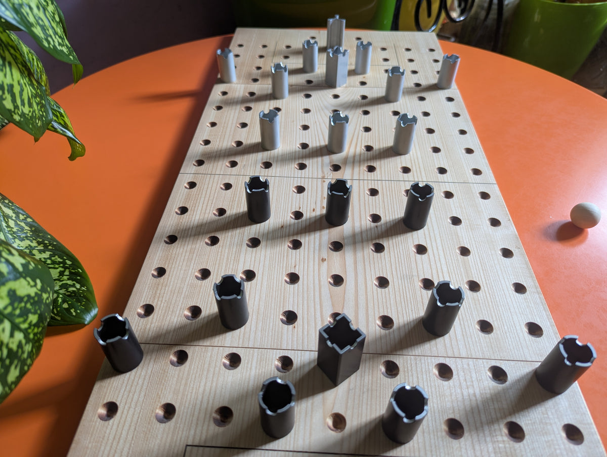 Libero: Wooden Abstract Football Strategy Game
