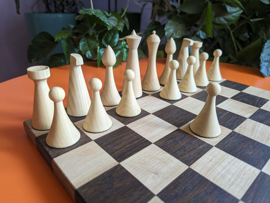 Handmade minimalist Hermann Ohme chess set in oak wood box
