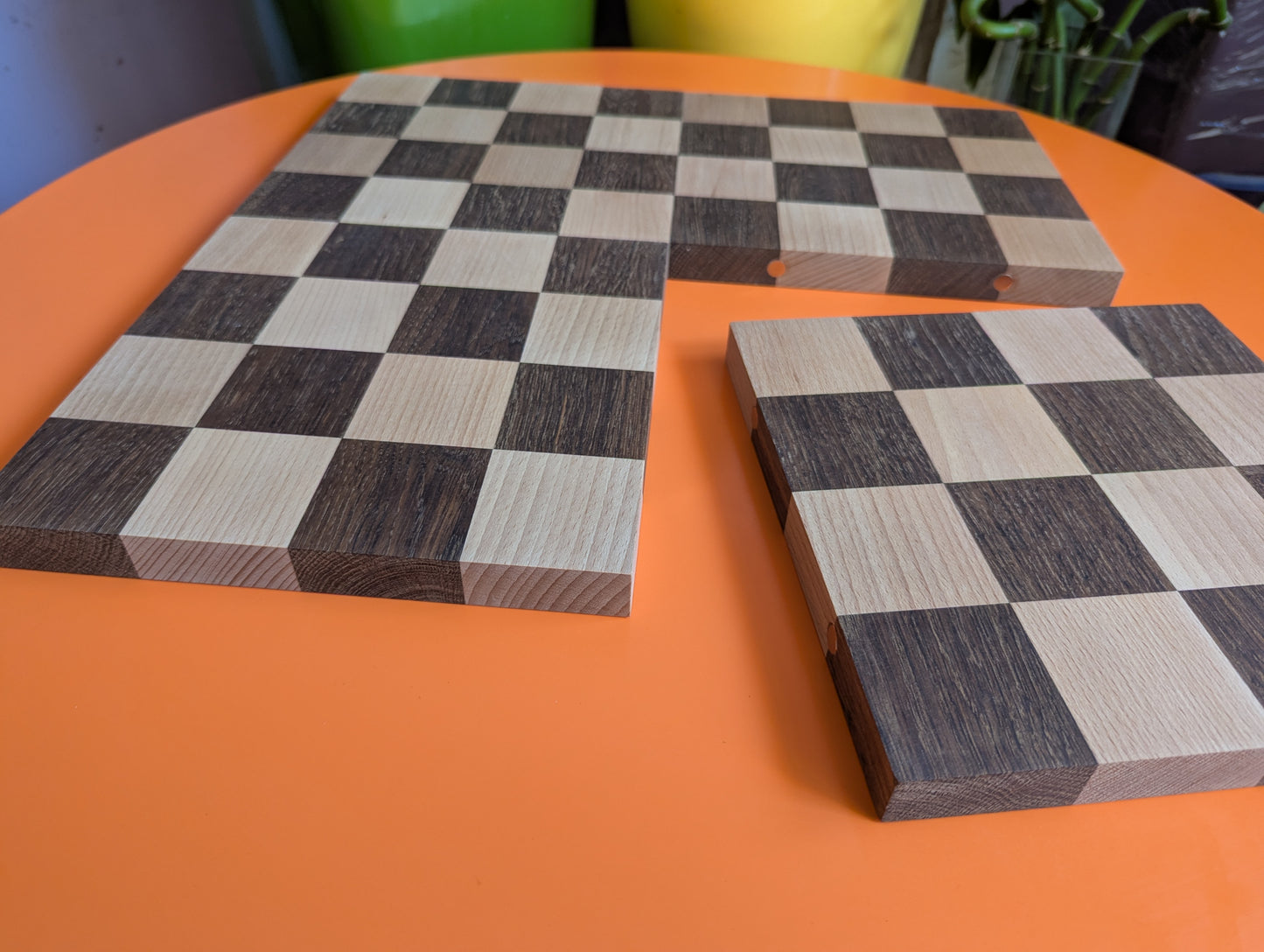 18" foldable borderless chessboard. 4 parts with magnets. With wooden chessbox