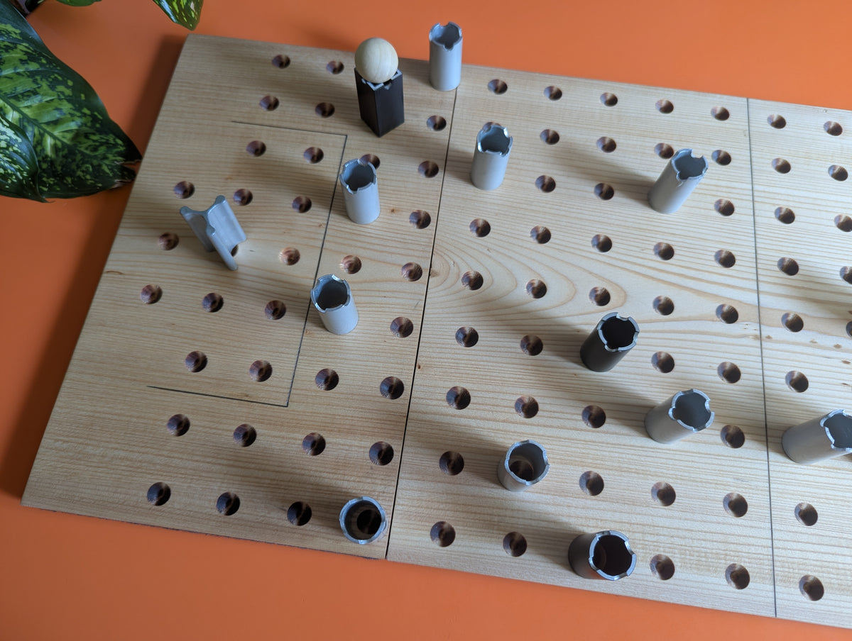 Libero: Wooden Abstract Football Strategy Game