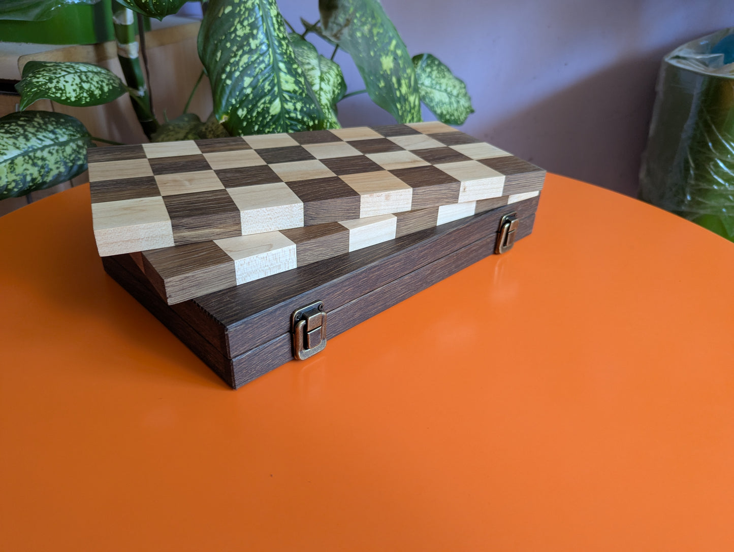 Handmade minimalist Hermann Ohme chess set in oak wood box