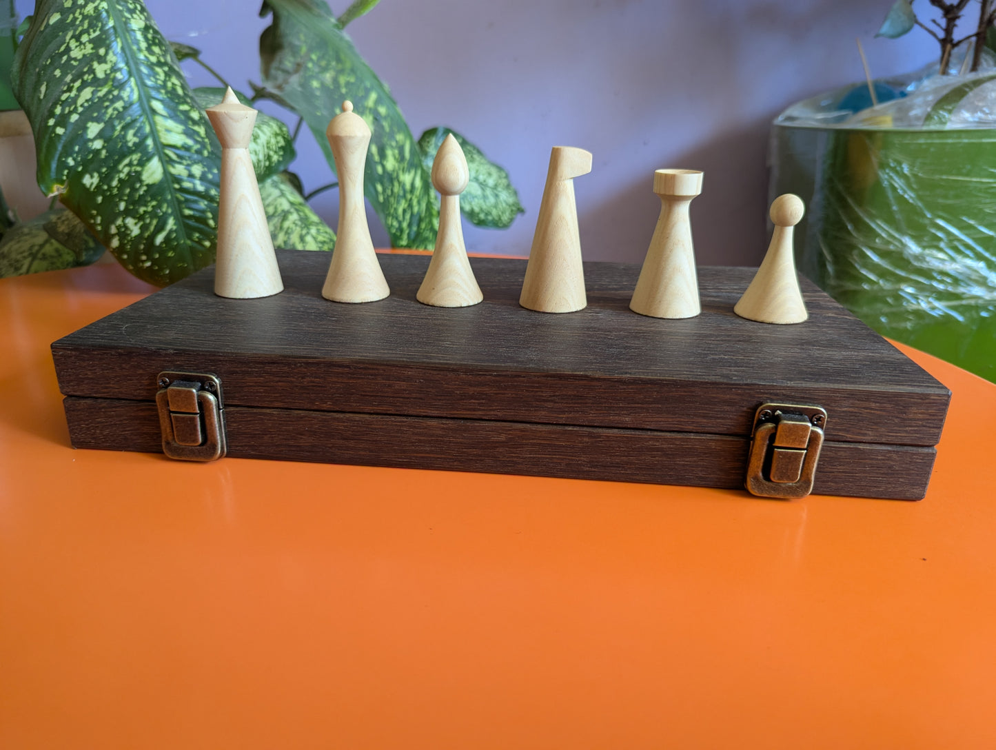 Handmade minimalist Hermann Ohme chess set in oak wood box