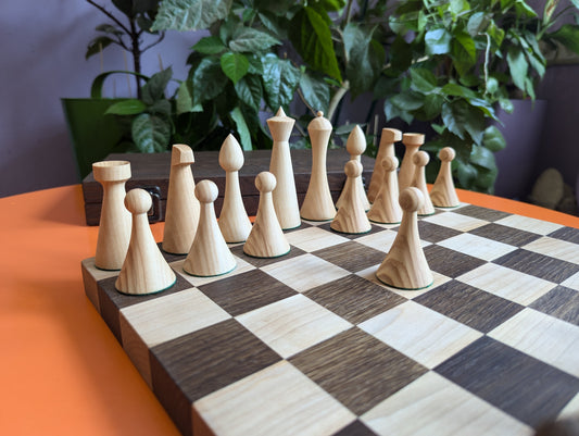 Handmade minimalist Hermann Ohme chess set in oak wood box