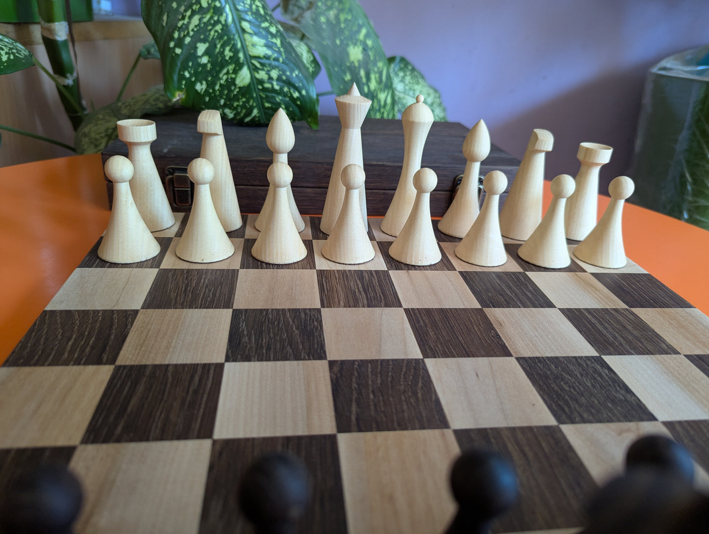Handmade minimalist Hermann Ohme chess set in oak wood box