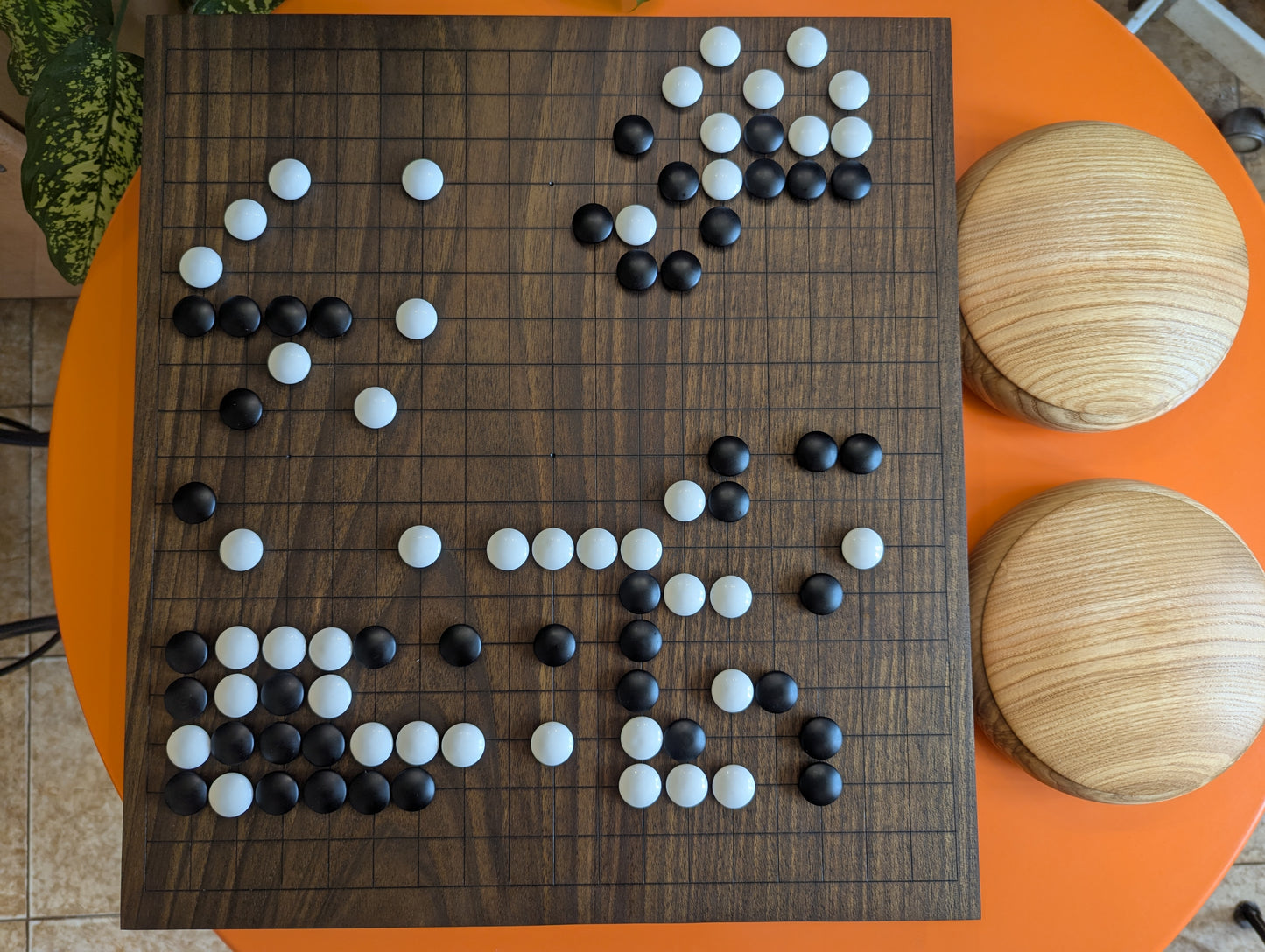 Game Go set 19x19 solid walnut hand carved game Go board. Hardwood board