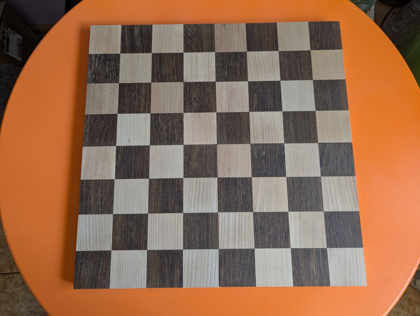 18" foldable borderless chessboard. 4 parts with magnets. With wooden chessbox