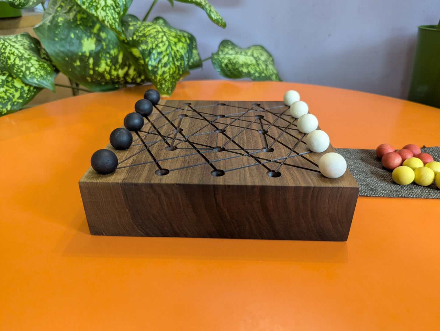 Wooden Jarmo/Jasir game set. Handmade Walnut wood board