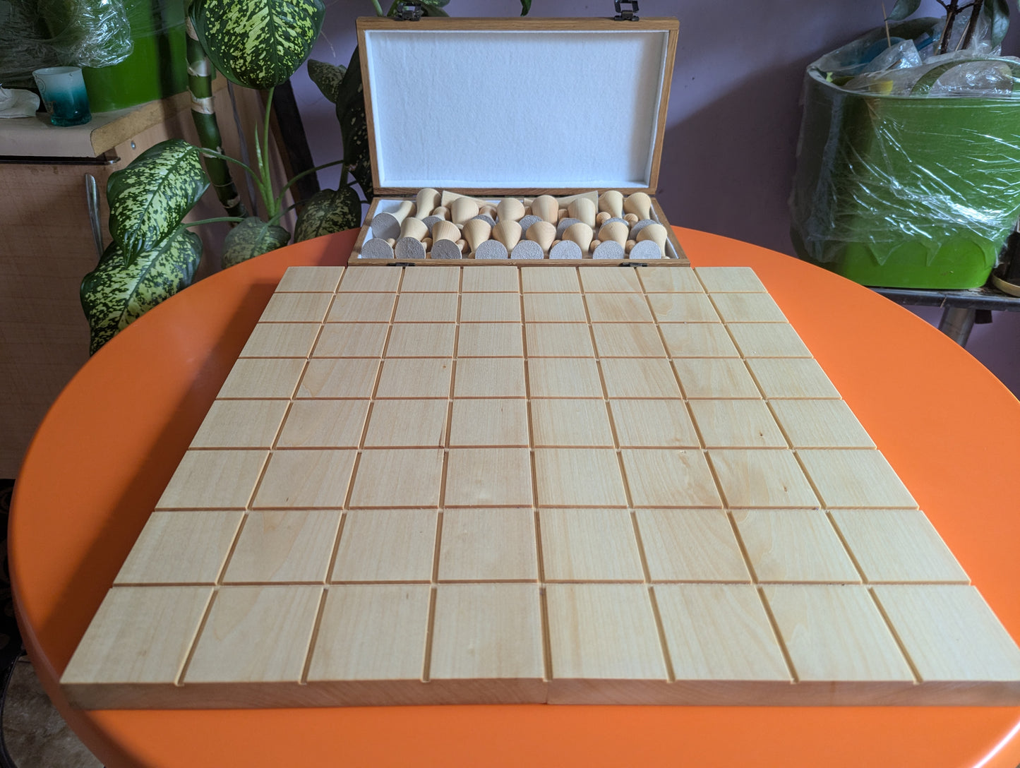 White Chess Set. Wooden chess set with 18.9" chessboard.