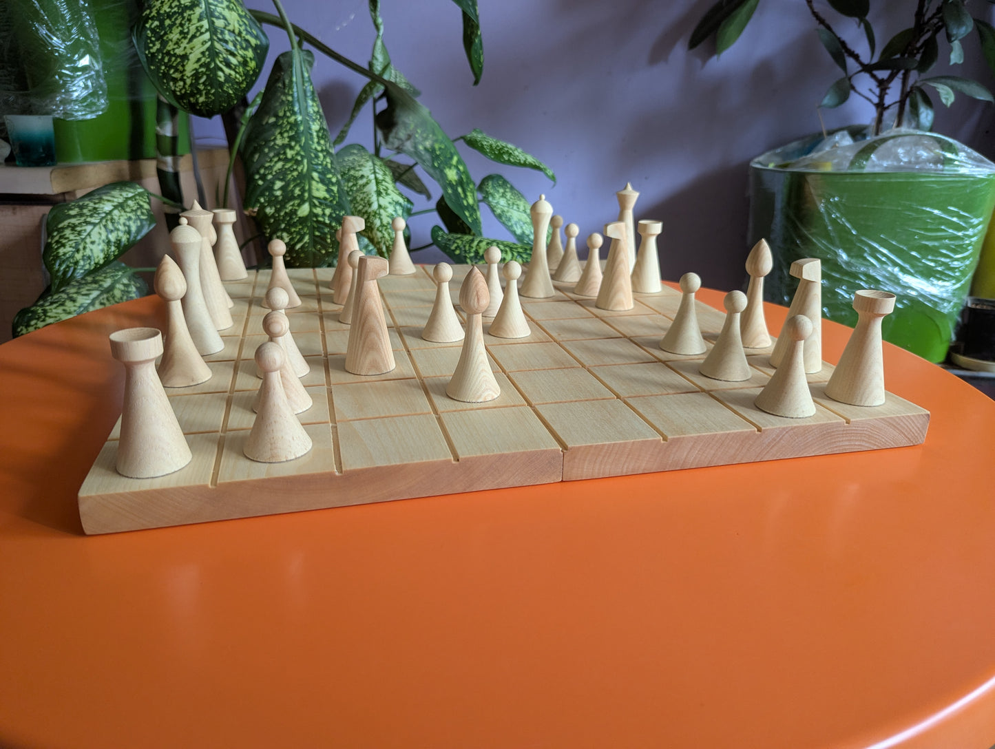 White Chess Set. Wooden chess set with 18.9" chessboard.