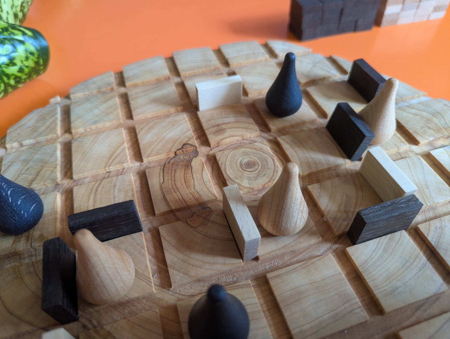 Entrapment/Robotory double-sided circle Juniper game board