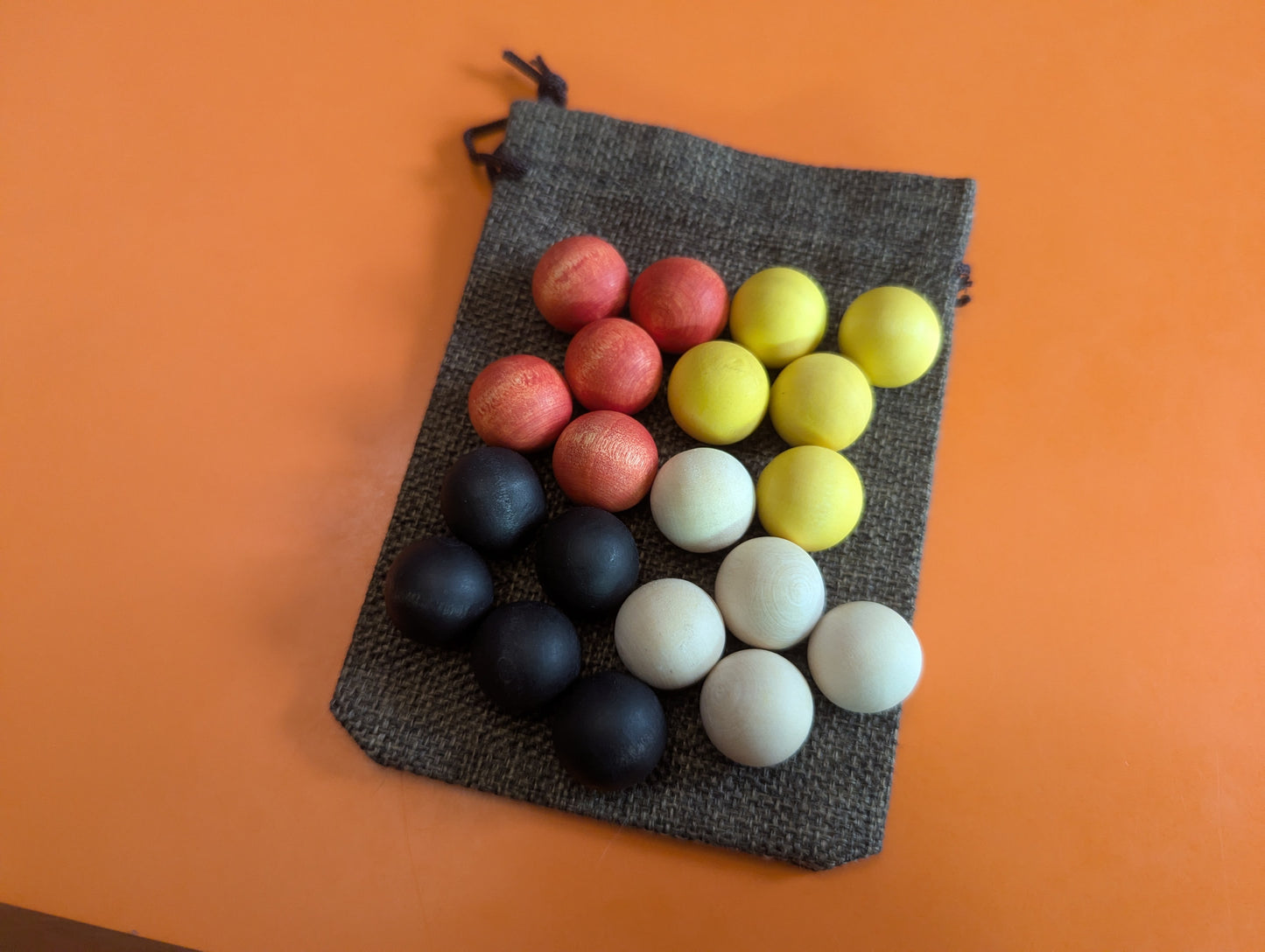 Wooden Jarmo/Jasir game set. Handmade Walnut wood board