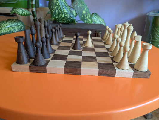 Handmade minimalist Hermann Ohme chess set in oak wood box