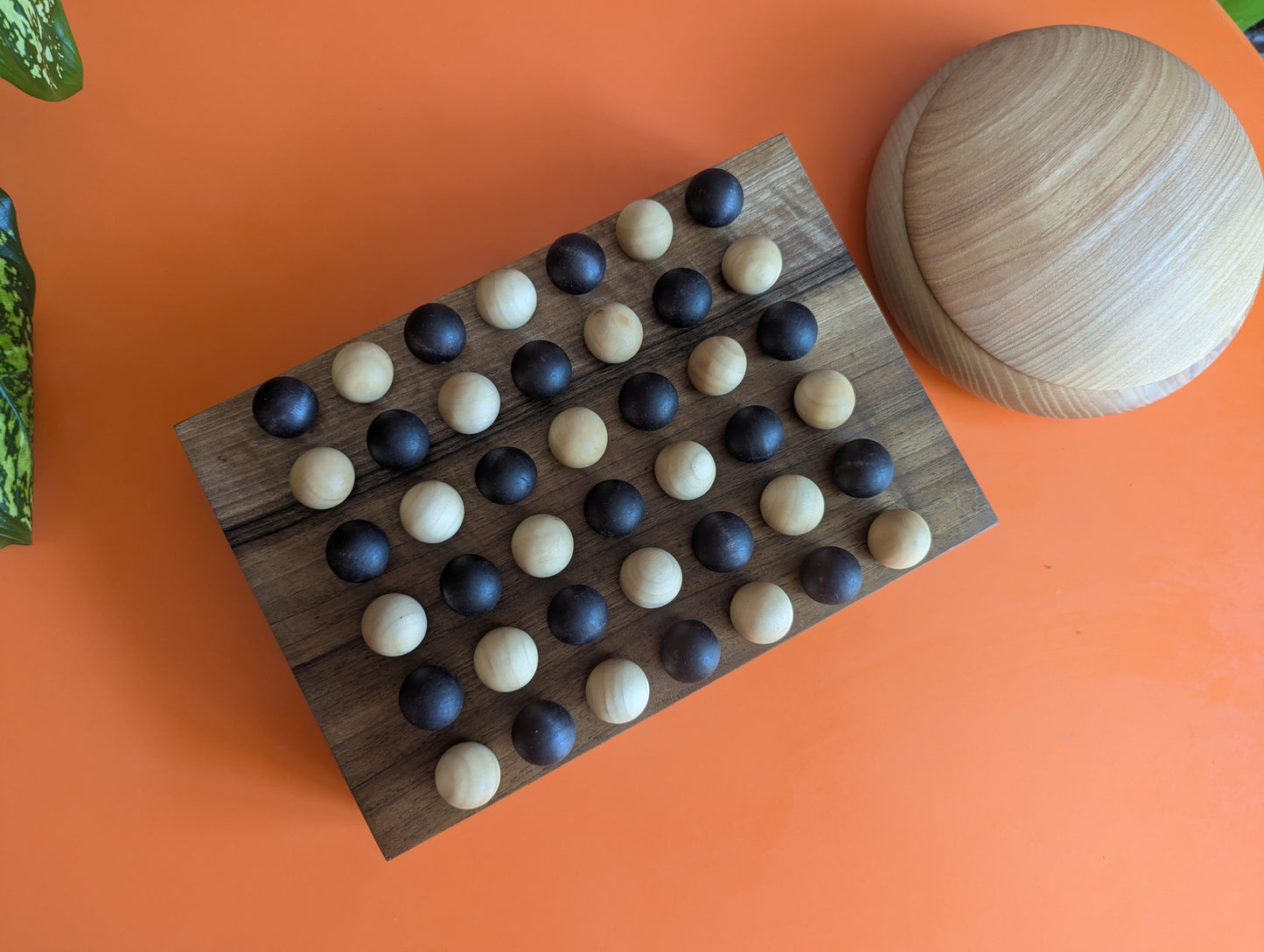Unane/Invector/Narrows by Mark Steere. Double-sided wooden Kōnane board