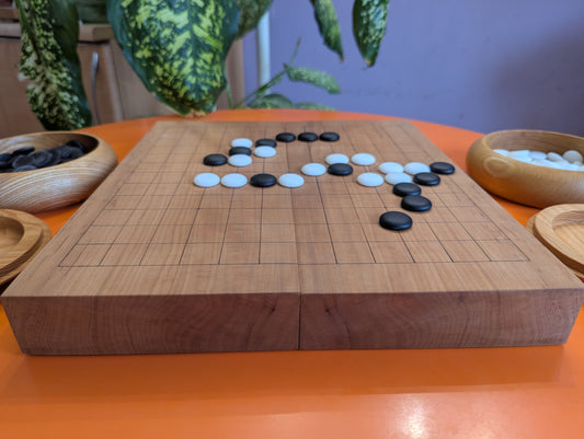 13x13/9x9 foldable game Go set. Pear wood hand carved Goban with ash wood bowls with YunZi stones