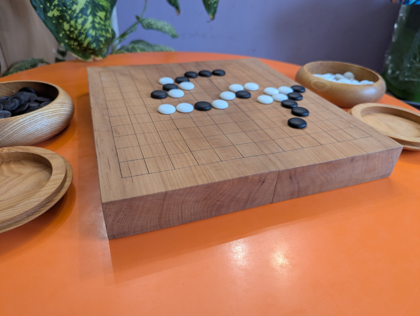 13x13/9x9 foldable game Go set. Pear wood hand carved Goban with ash wood bowls with YunZi stones