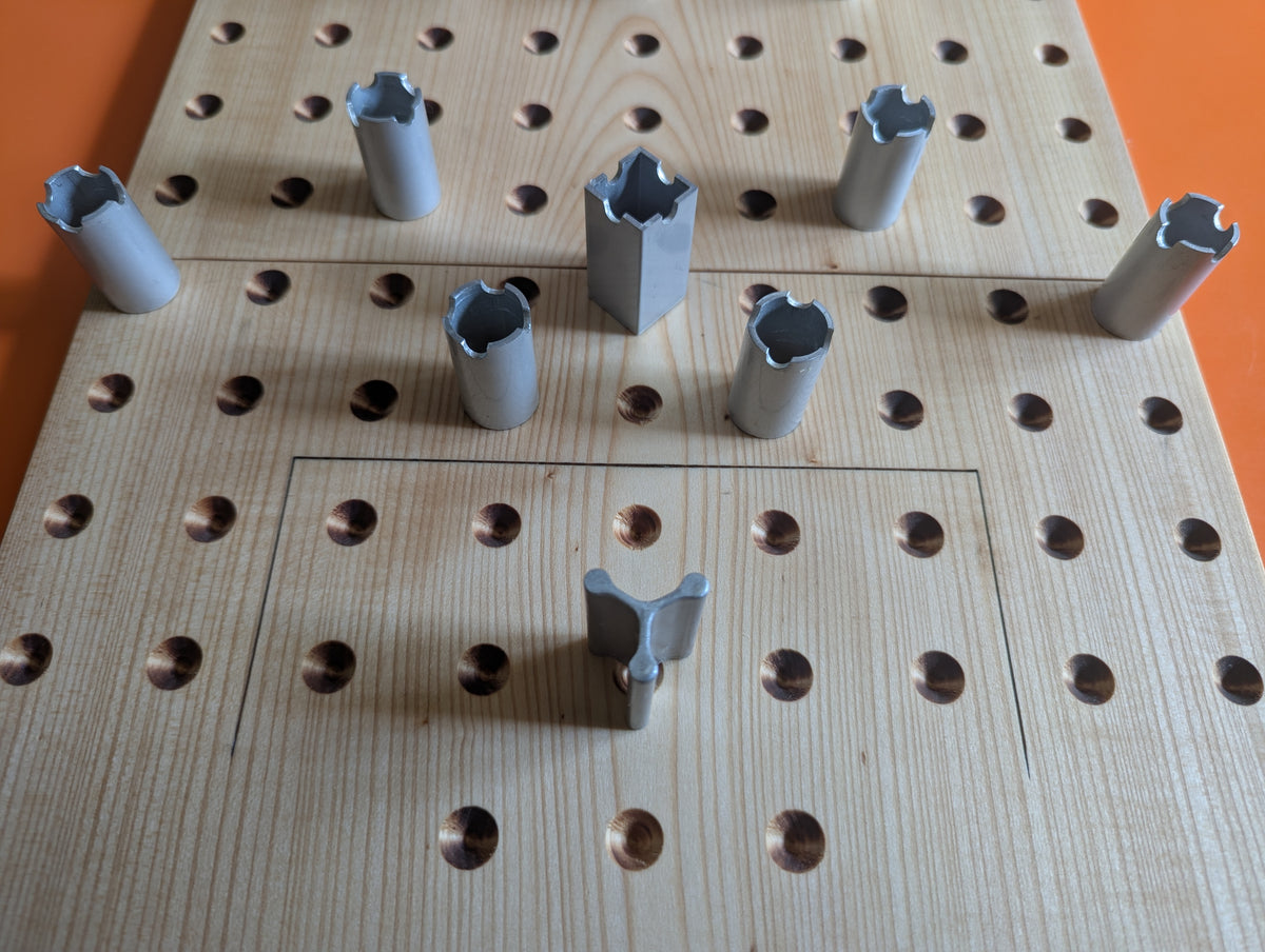 Libero: Wooden Abstract Football Strategy Game
