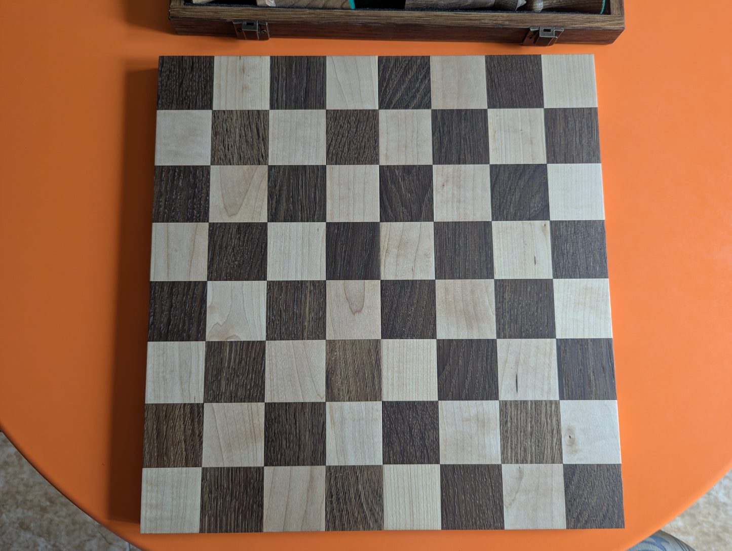 Handmade minimalist Hermann Ohme chess set in oak wood box
