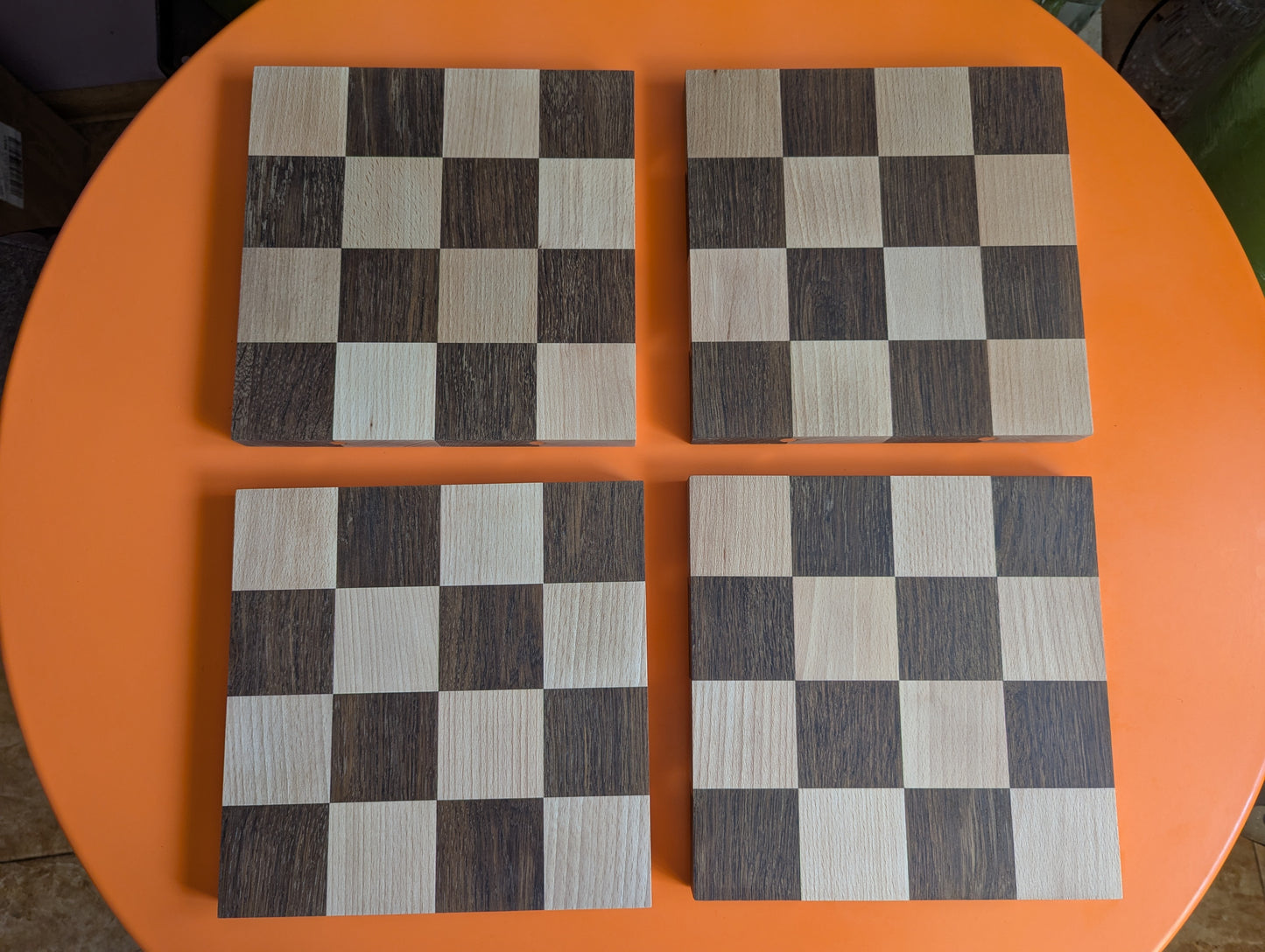18" foldable borderless chessboard. 4 parts with magnets. With wooden chessbox