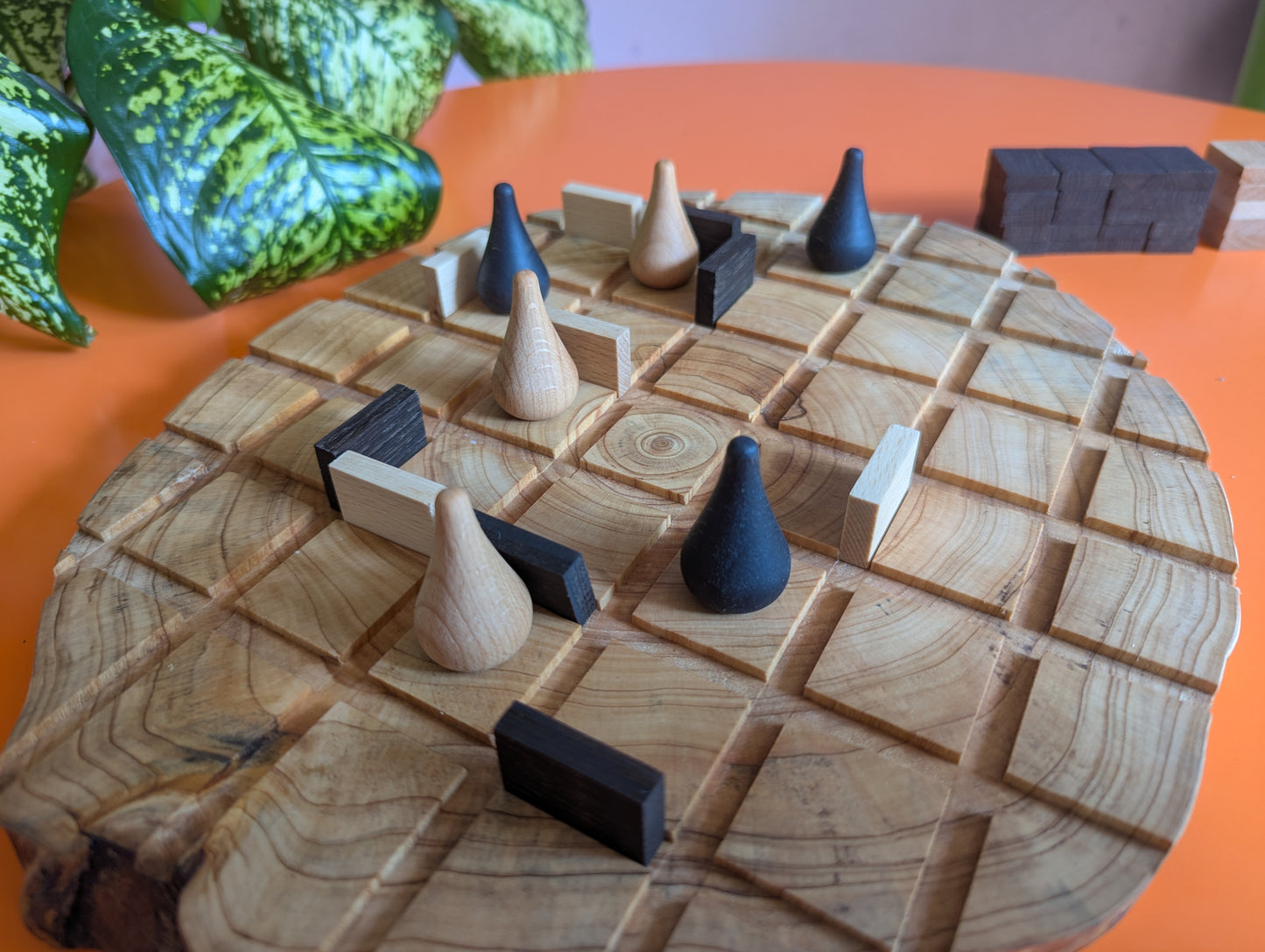 Entrapment/Robotory double-sided circle Juniper game board